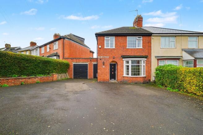 3 bed property, in The Approach, £350,000