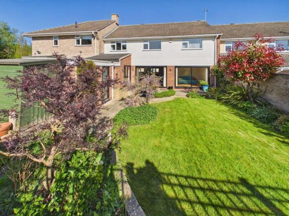 4 bed property, in South Way, £525,000