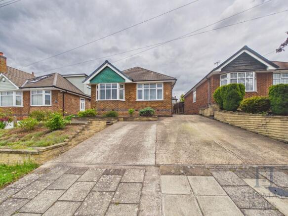 3 bed property, in Greythorn Drive, £345,000