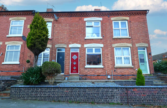 2 bed property, in Stamford Street, £200,000