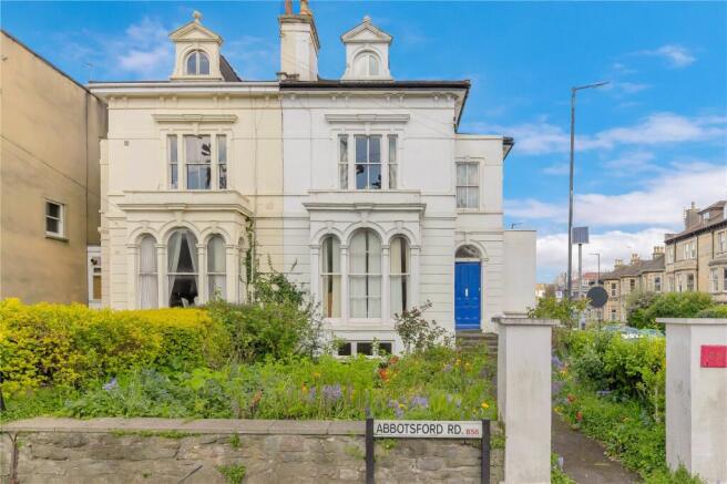 6 bed property, in Abbotsford Road, £950,000