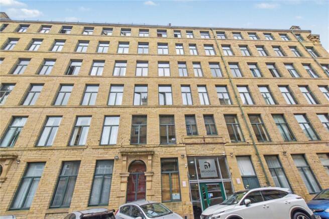 2 bed property, in Broadgate House, £32,500