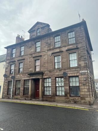 1 bed property, in High Street, £50,000