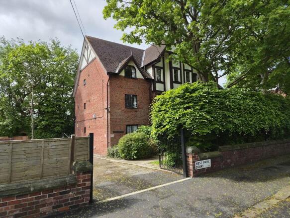 2 bed property, in Arncliffe Road, £89,950