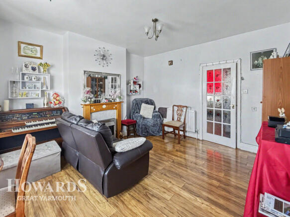 7 bed property, in North Denes Road, £260,000