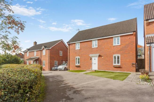 4 bed property, in Forest Edge, £390,000