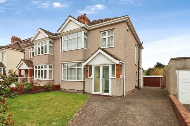 3 bed property, in Dunkeld Avenue, £475,000