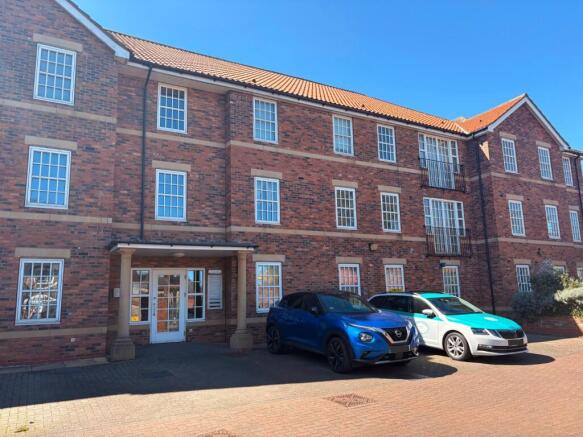 2 bed property, in Figham Road, £144,000