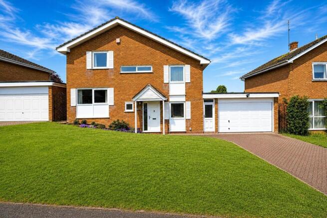 4 bed property, in Larkhill, £525,000