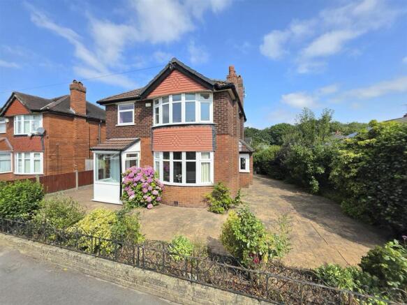 3 bed property, in Dawson Road, £460,000