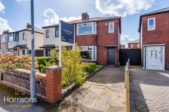 3 bed property, in Frinton Road, £190,000