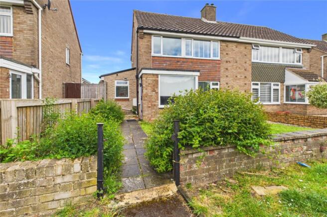 3 bed property, in Southbrook Street, £320,000