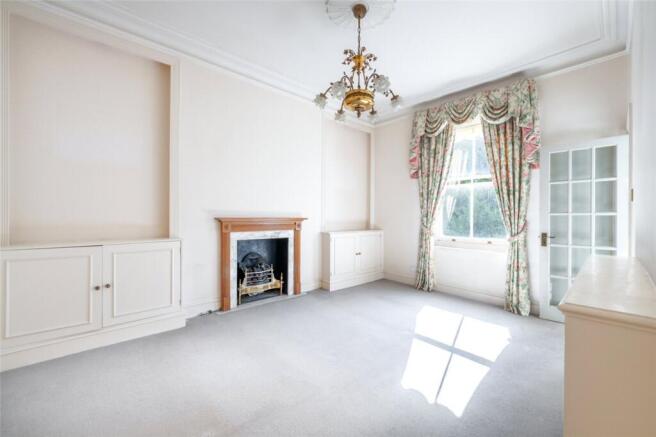 2 bed property, in Randolph Avenue, £675,000