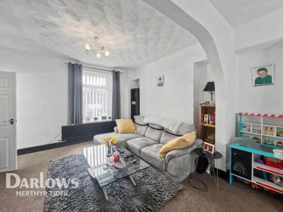 3 bed property, in Jubilee Road, £110,000