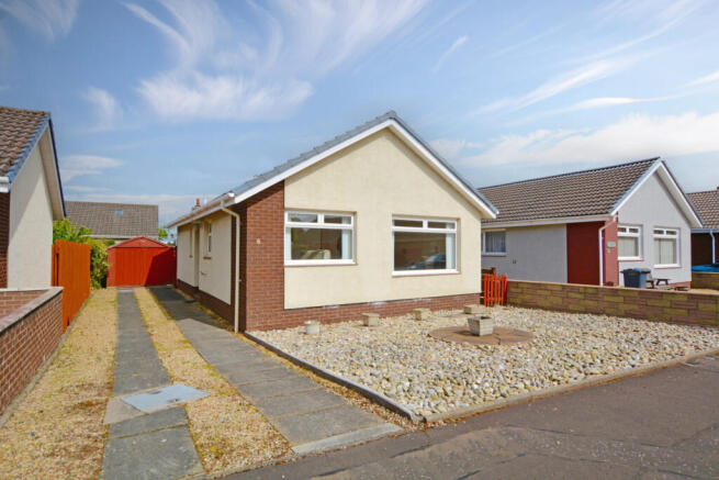 3 bed property, in 6 Hawthorn Gardens, £185,000