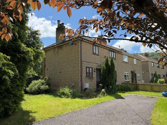 3 bed property, in Squire Lane, £320,000