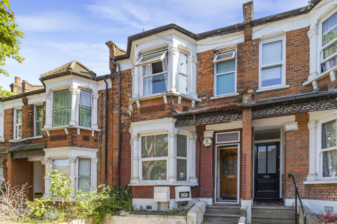 1 bed property, in Mcleod Road, £295,000