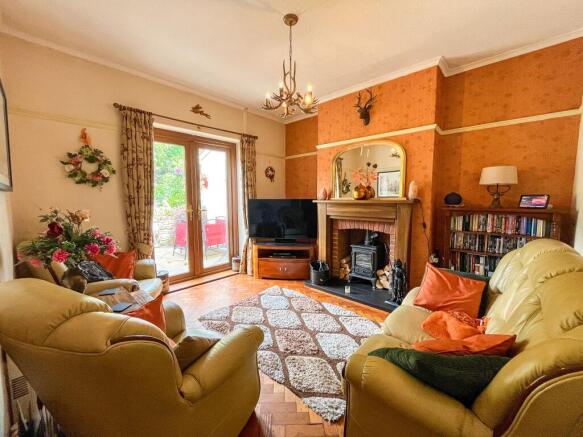 3 bed property, in Mountjoy Avenue, £450,000