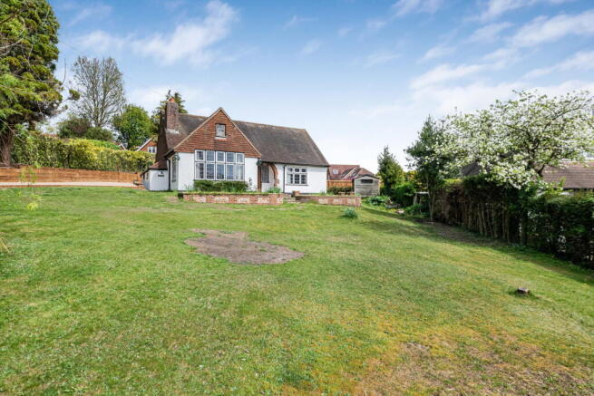 3 bed property, in Woodfield Hill, £750,000