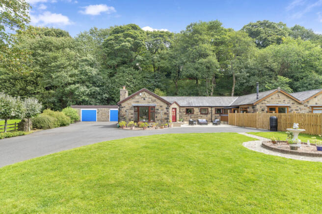 3 bed property, in Halifax Road, £465,000