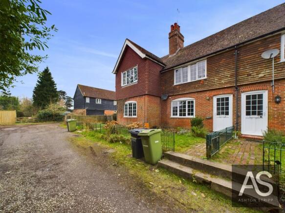 3 bed property, in Horns Corner, £270,000