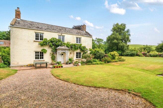 4 bed property, in Tolland, £895,000