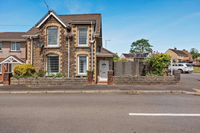 2 bed property, in Lon Brynteg, £150,000