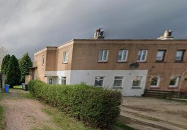2 bed property, in Blacklaw Road, £72,000