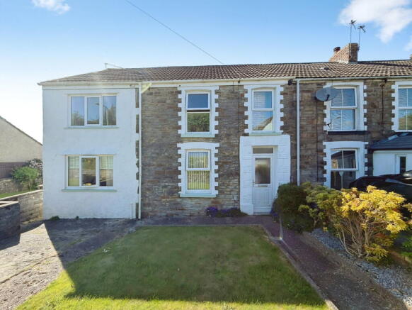 3 bed property, in Howells Road, £220,000