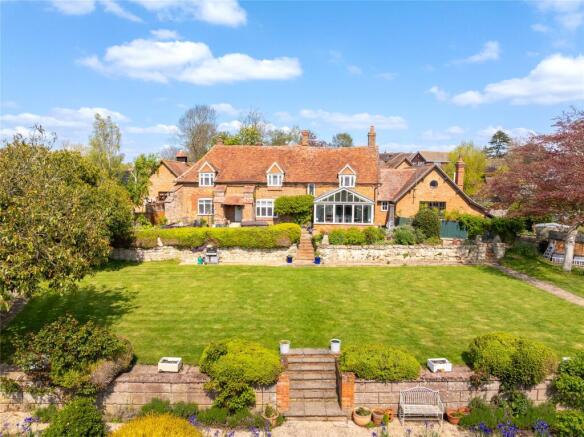 5 bed property, in Lower End, £1,600,000