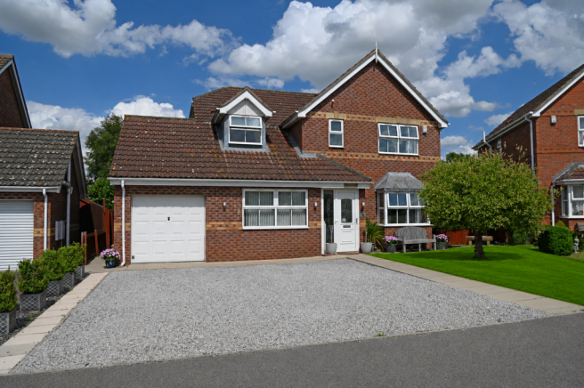 4 bed property, in St. Aiden Close, £450,000