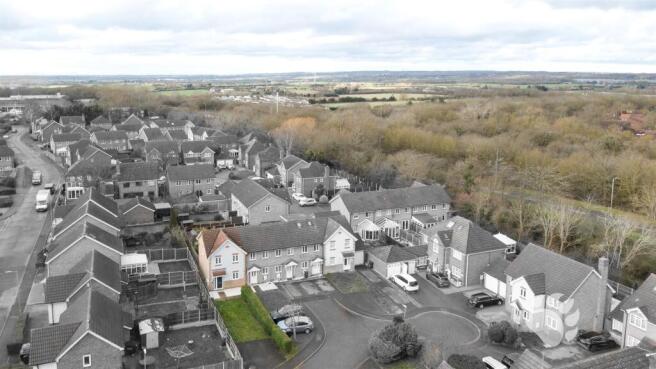 3 bed property, in Flint Close, £415,000