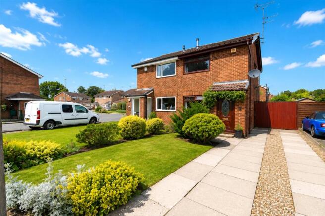 2 bed property, in Rendelsham Close, £190,000