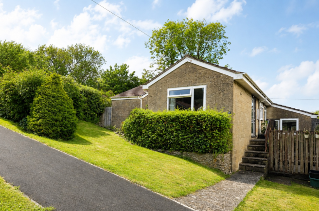 3 bed property, in St. Michaels Close, £392,000