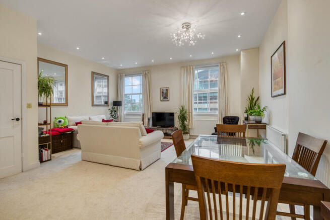 1 bed property, in Great Tower Street, £600,000