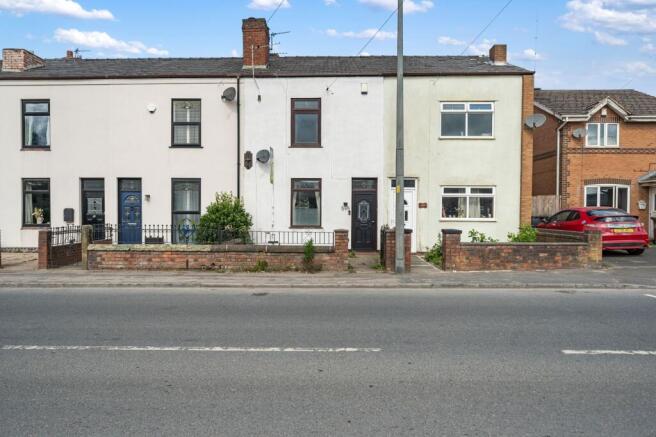 3 bed property, in Bolton Road, £165,000