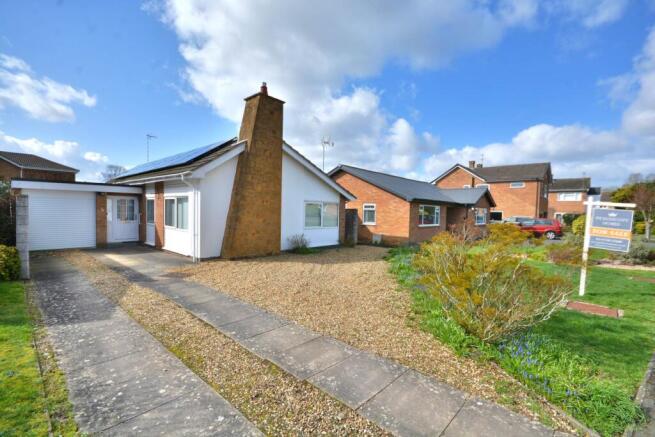 4 bed property, in Fawsley Leys, £350,000