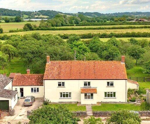 5 bed property, in Nythe, £1,750,000