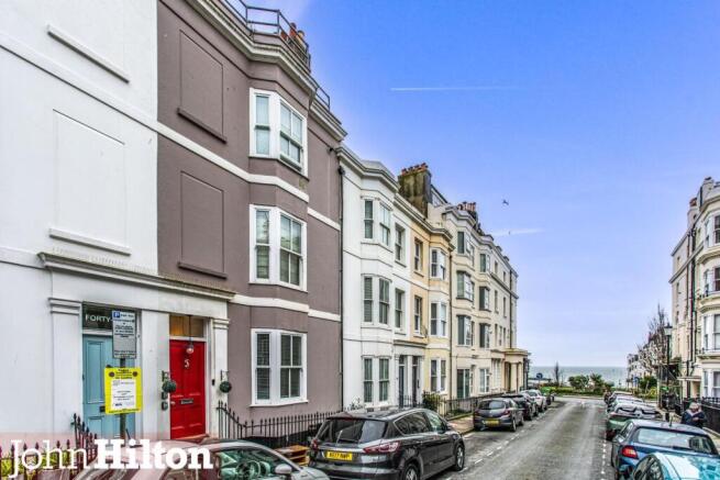 3 bed property, in Devonshire Place, £350,000