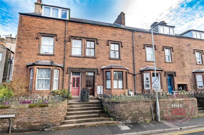 2 bed property, in 6A, £135,000