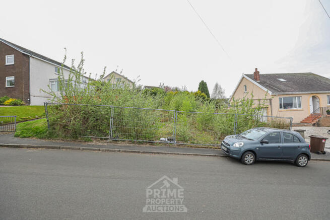 Land, in Land At Middlepenny Road, £90,000