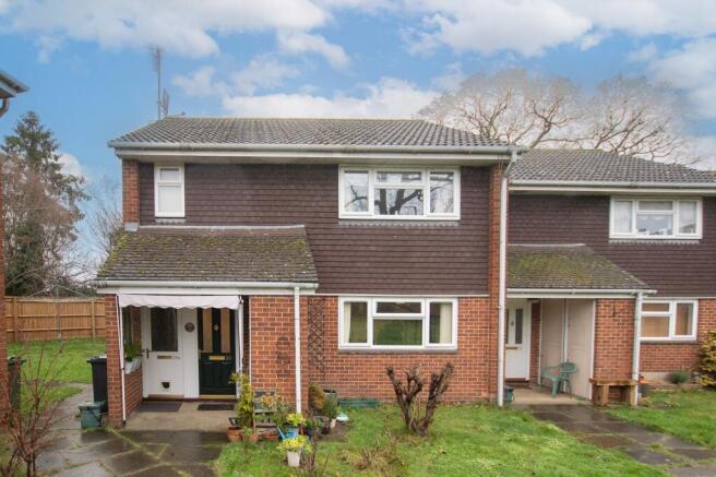 1 bed property, in Thornton Close, £210,000