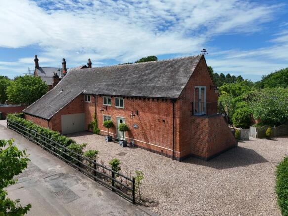 4 bed property, in Pillaton, £750,000
