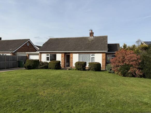 2 bed property, in 37 Swanton Drive, £180,000
