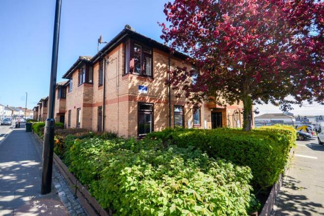 1 bed property, in Lannerwood, £55,000