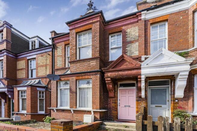 4 bed property, in Barcombe Avenue, £875,000