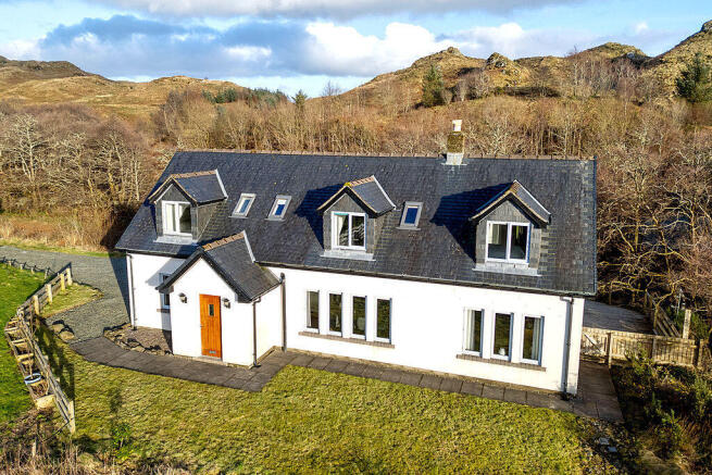 4 bed property, in Stone View, £360,000