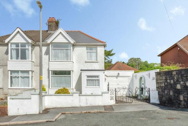 3 bed property, in Chapman Street, £170,000