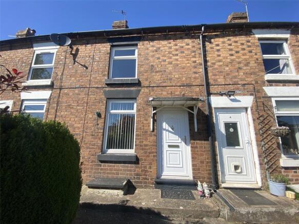 2 bed property, in Rock Terrace, £80,000