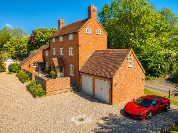 6 bed property, in Norton Curlieu Lane, £1,450,000